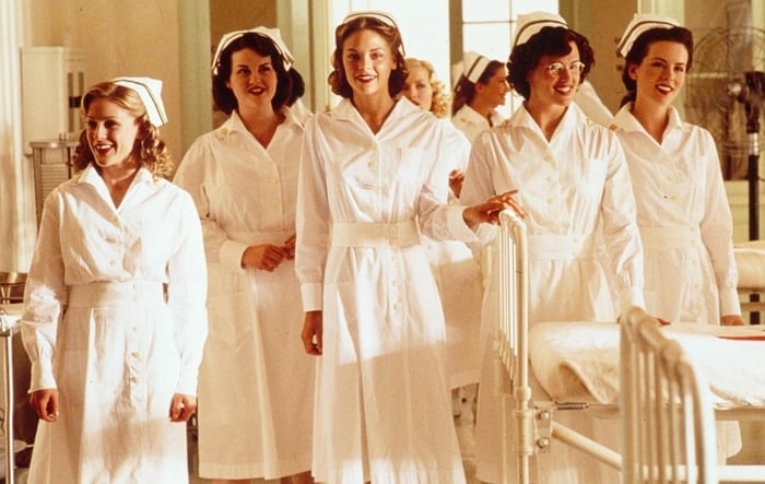Kate Beckinsale, Jennifer Garner, Catherine Kellner, Jaime King, and Sara Rue as nurses in Pearl Harbor