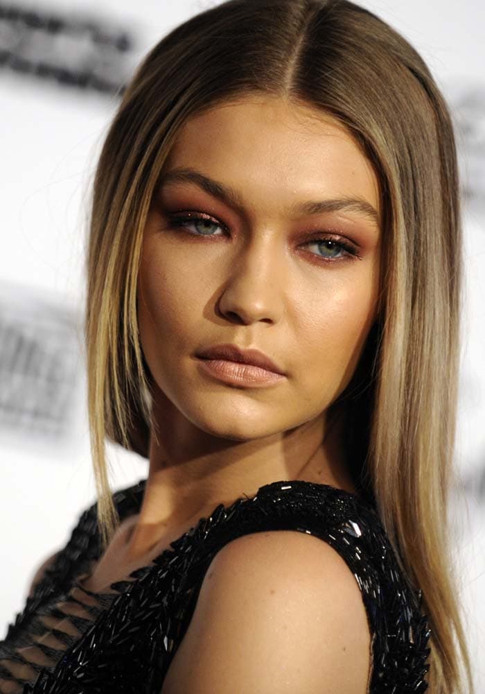 Gigi Hadid wears her hair down at the Sports Illustrated Swimsuit 2016 - NYC VIP press event