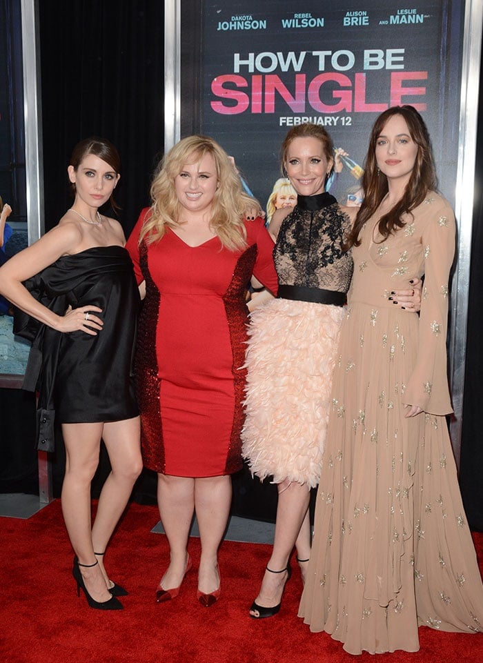 Alison Brie, Rebel Wilson, Leslie Mann and Dakota Johnson pose on the red carpet of the "How to Be Single" world premiere