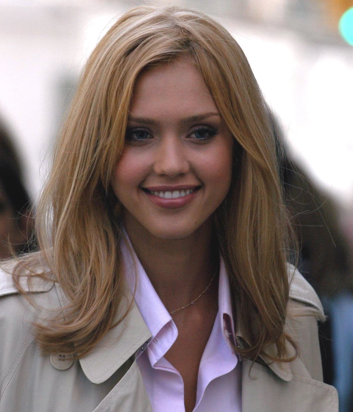 Jessica Alba with blonde hair on location for "Fantastic Four" on May 13, 2005