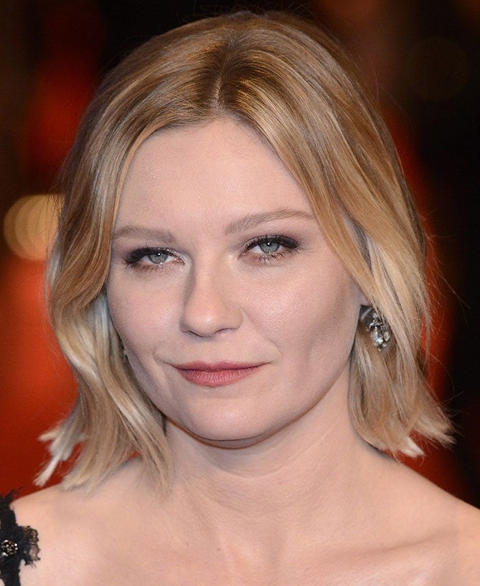 Kirsten Dunst in Chanel Fall 2015 dress