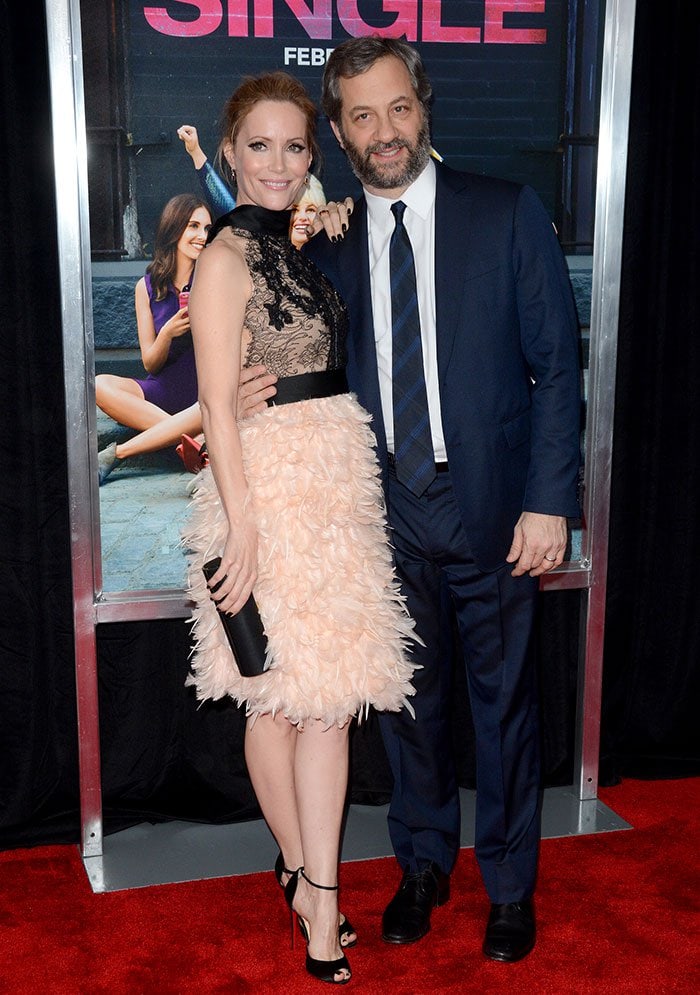 Leslie Mann and Judd Apatow pose for photos at the premiere of "How to Be Single"