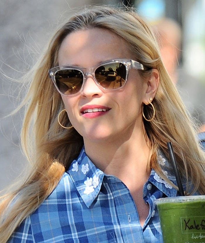 Reese Witherspoon wears her blonde hair down as she runs errands in Santa Monica