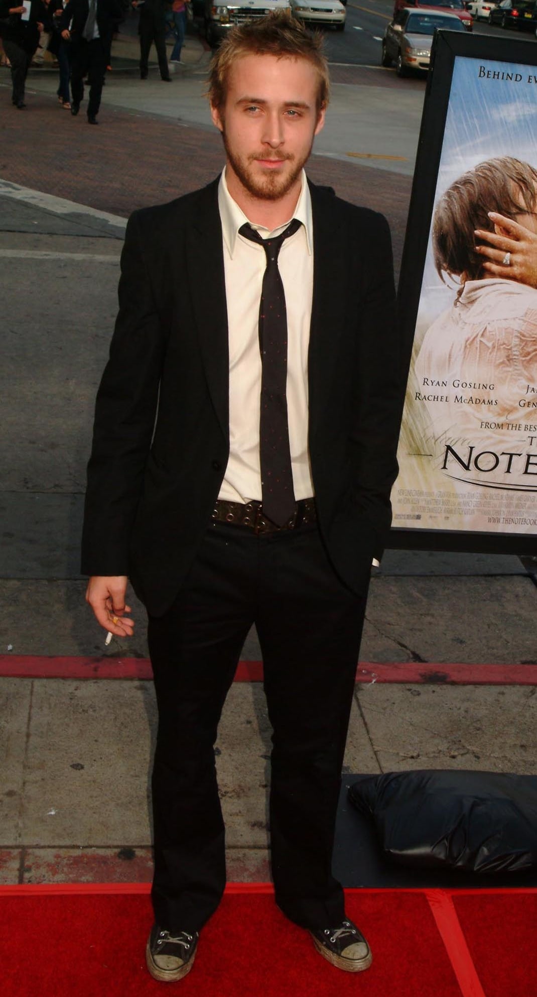 Ryan Gosling smoking at the premiere of The Notebook