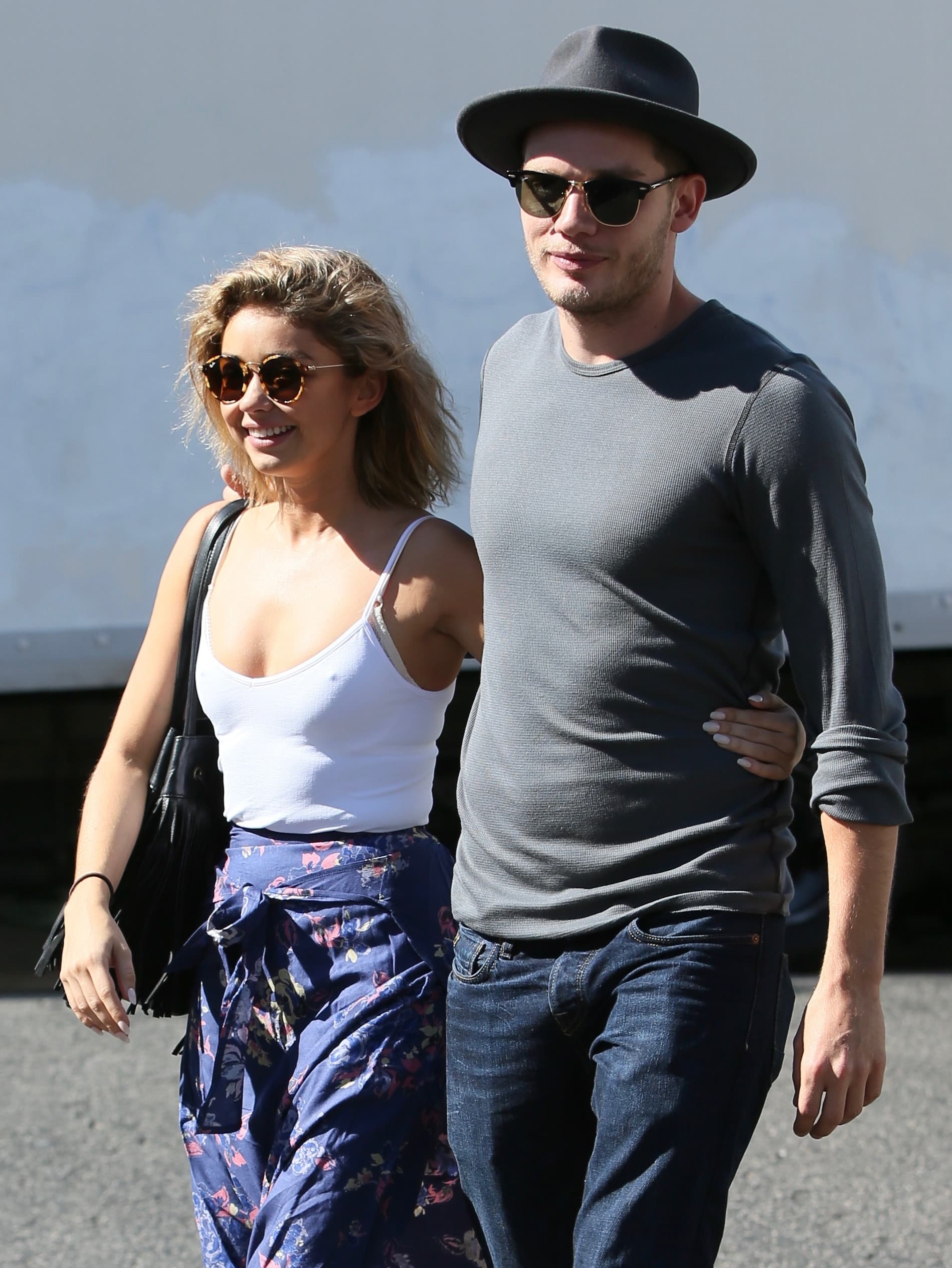 Sarah Hyland and Dominic Sherwood met on the set of the 2014 movie Vampire Academy