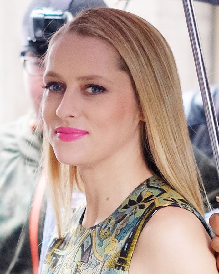 Teresa Palmer wears her hair down for Huffington Post Live