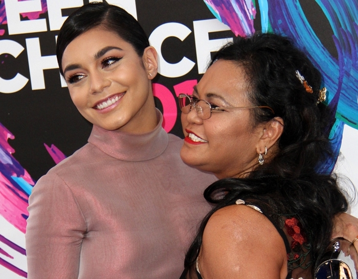 Vanessa Hudgens (L) and Gina Guangco-Hudgens attend the Teen Choice Awards 2017