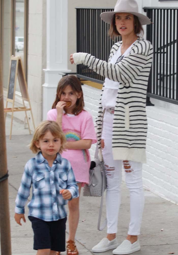 Alessandra Ambrosio and her children leave Jessica Biel's new kid-friendly restaurant Au Fudge