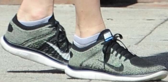 Amanda Seyfried's feet in a pair of Nike sneakers