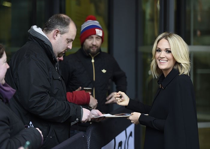 Carrie Underwood signs autographs for fans at the BBC Breakfast studios