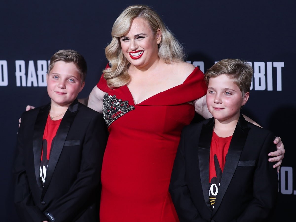 Posing with Gilby Griffin Davis and Hardy Griffin Davis, Rebel Wilson decided to lose weight because she wants to have children