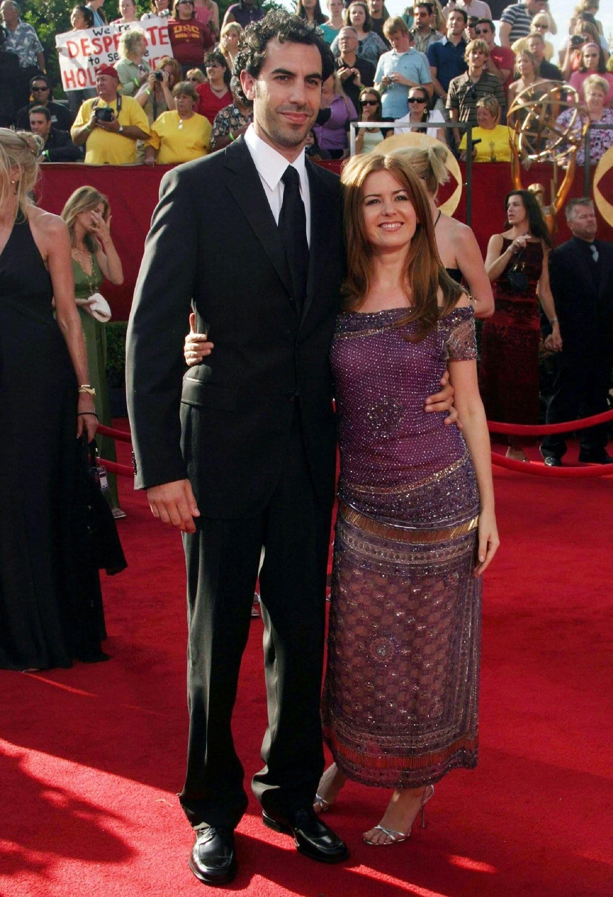 Actress Isla Fisher and her much taller boyfriend Sacha Baron Cohen