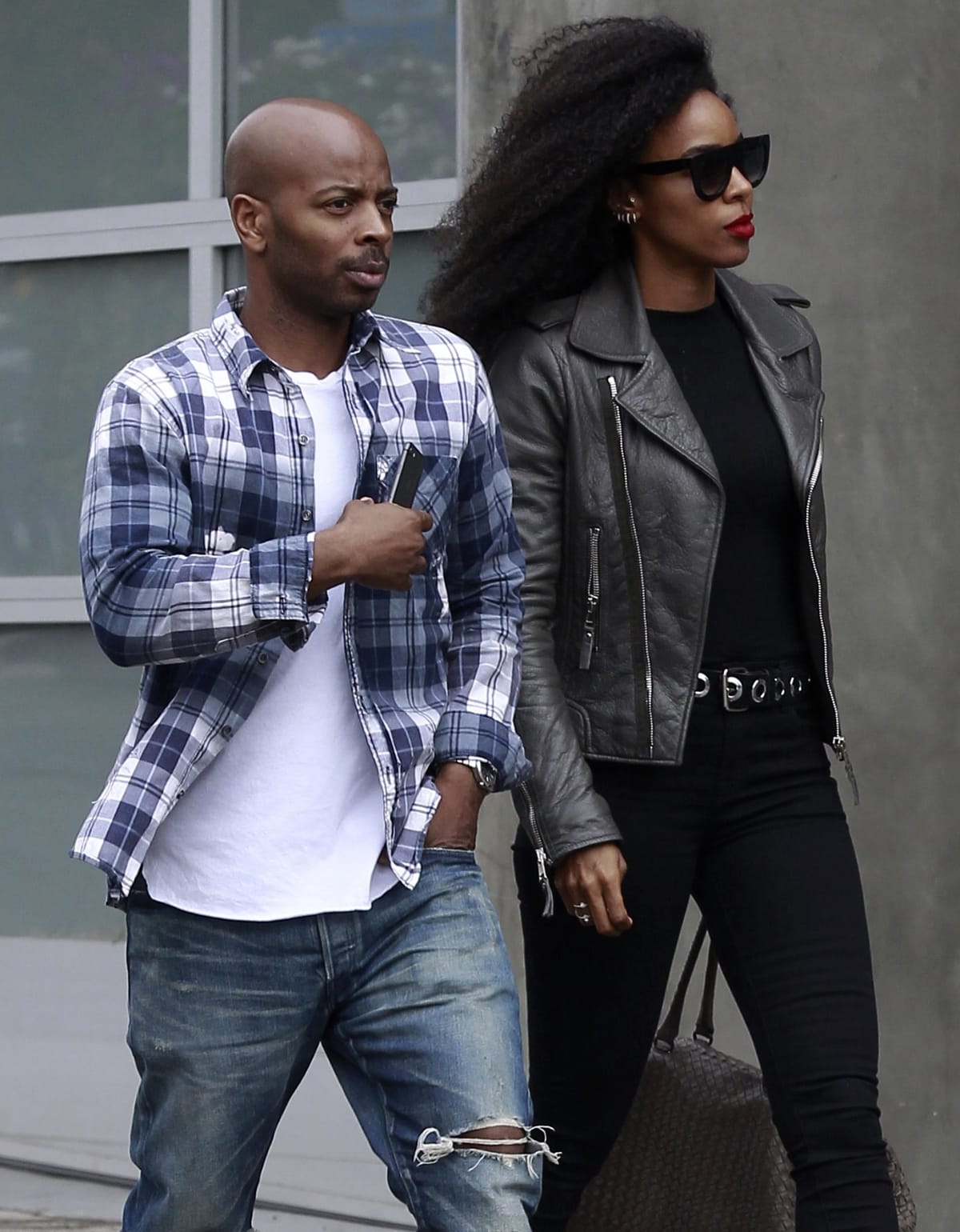 Kelly Rowland and Tim Weatherspoon began dating in 2011 and married on May 9, 2014, in Costa Rica