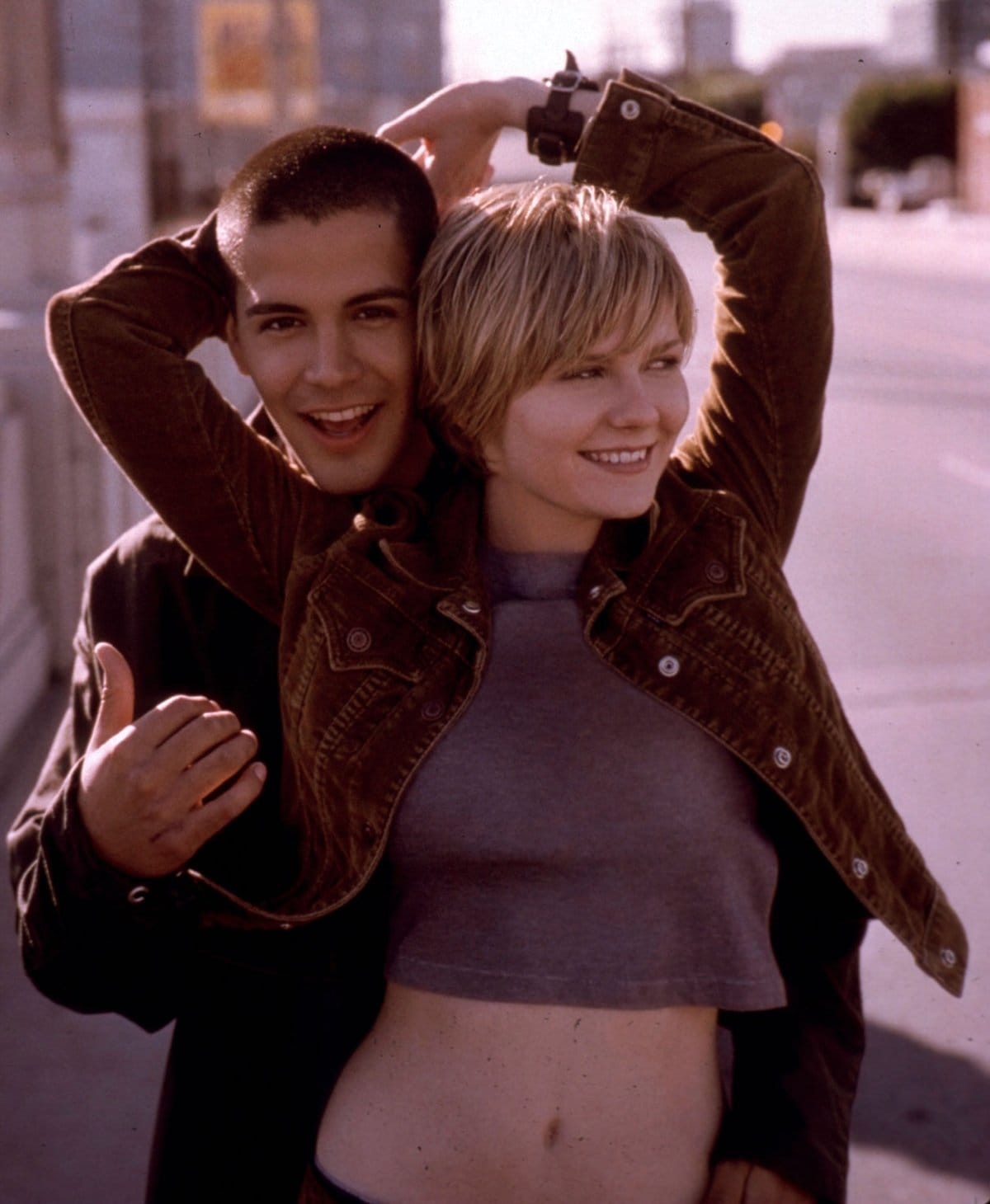 Kirsten Dunst as Nicole Oakley and Jay Hernandez as Carlos Nuñez in the 2001 American teen romantic drama film Crazy/Beautiful