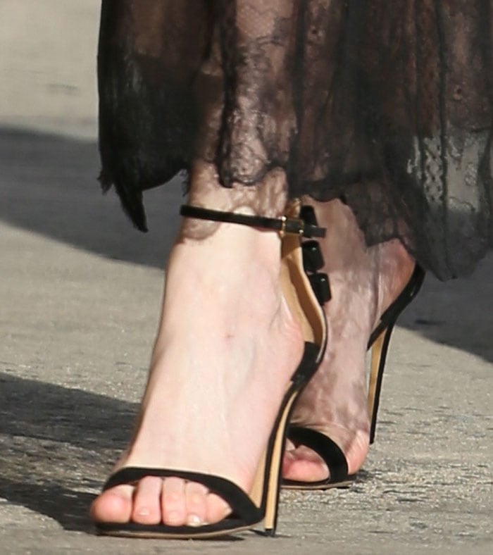 Kirsten Duns's feet in Salvatore Ferragamo sandals