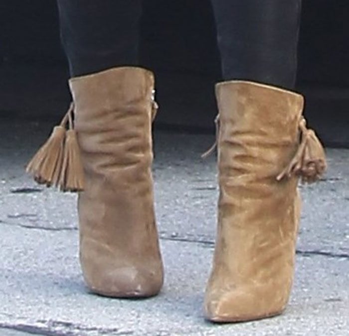 Lily Aldridge's feet in tan suede Isabel Marant boots