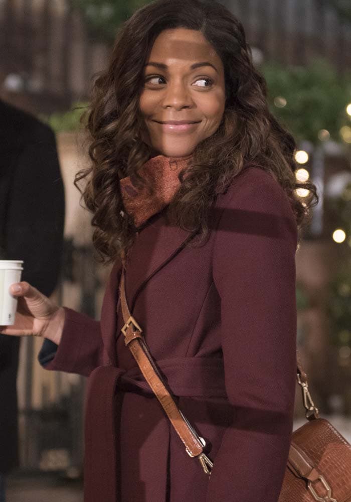 Naomie Harris wears her hair down as she films scenes for the movie "Collateral Beauty"