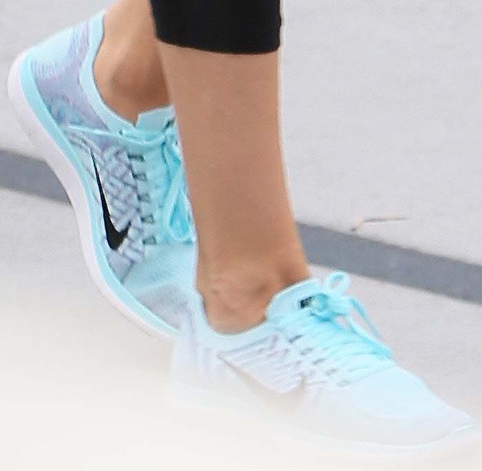 Rosie Huntington-Whiteley wears a pair of Nike trainers