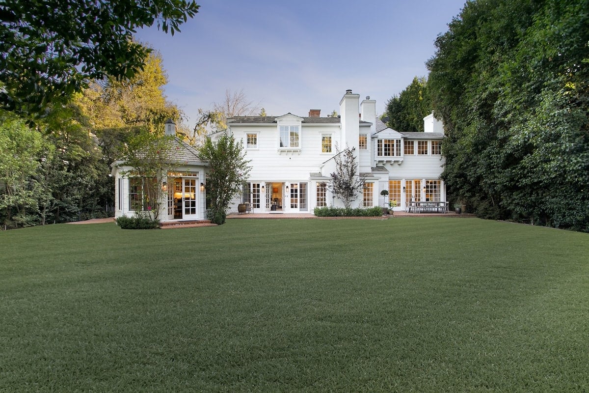 Singer Kelly Clarkson has splashed out $5.4 million on a Toluca Lake, California, home, amid her ongoing divorce from Brandon Blackstock