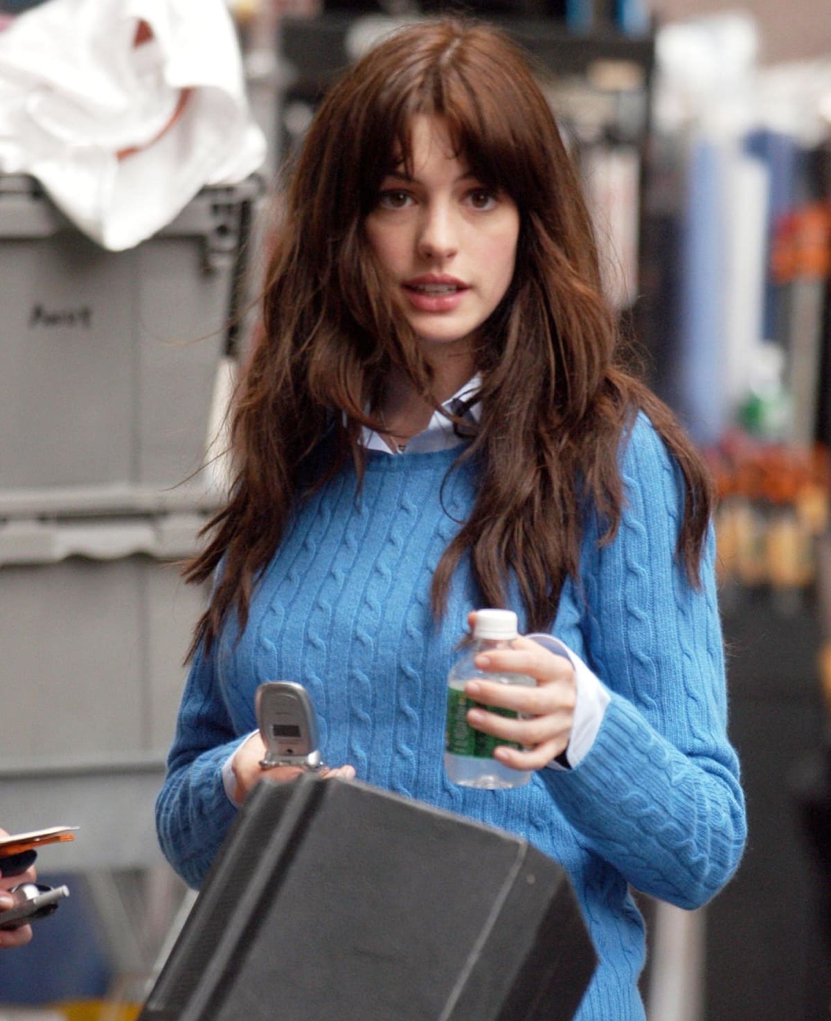 Anne Hathaway wears her hair down on the set of "The Devil Wears Prada"