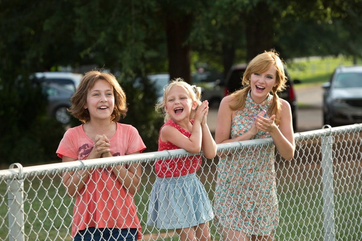 Alyvia Alyn Lind as Louise “Lou” Friedman, Emma Fuhrmann as Espn Friedman, and Bella Thorne as Hilary Friedman in Blended