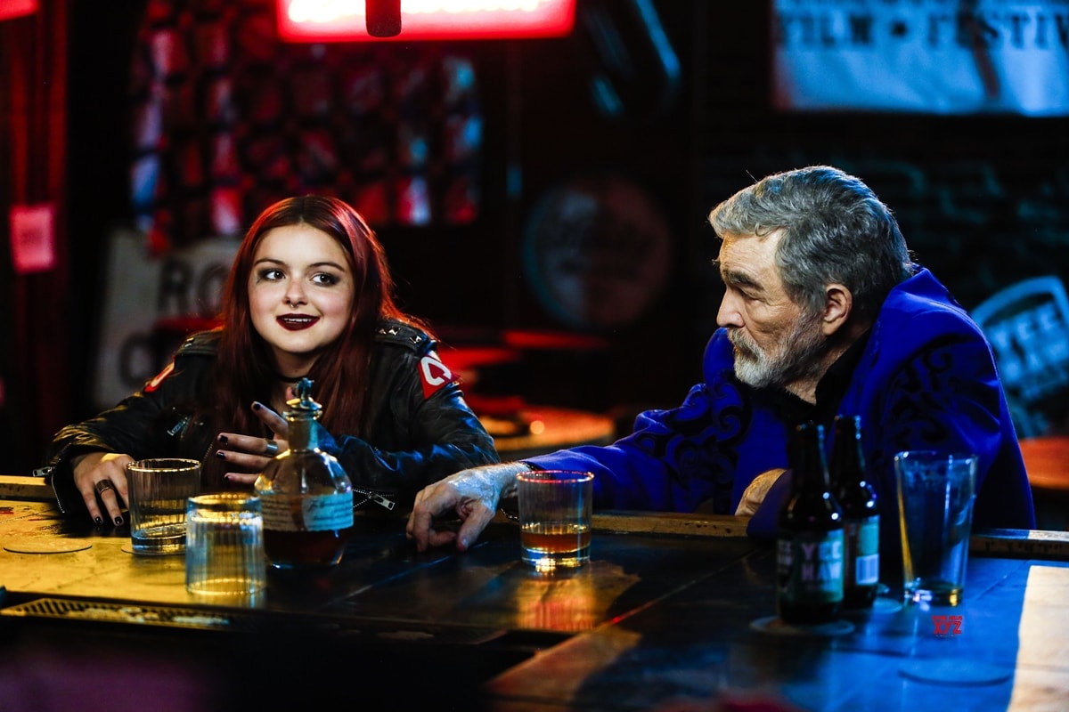 Burt Reynolds as Vic Edwards and Ariel Winter as Lil McDougal in the 2017 American comedy-drama film The Last Movie Star