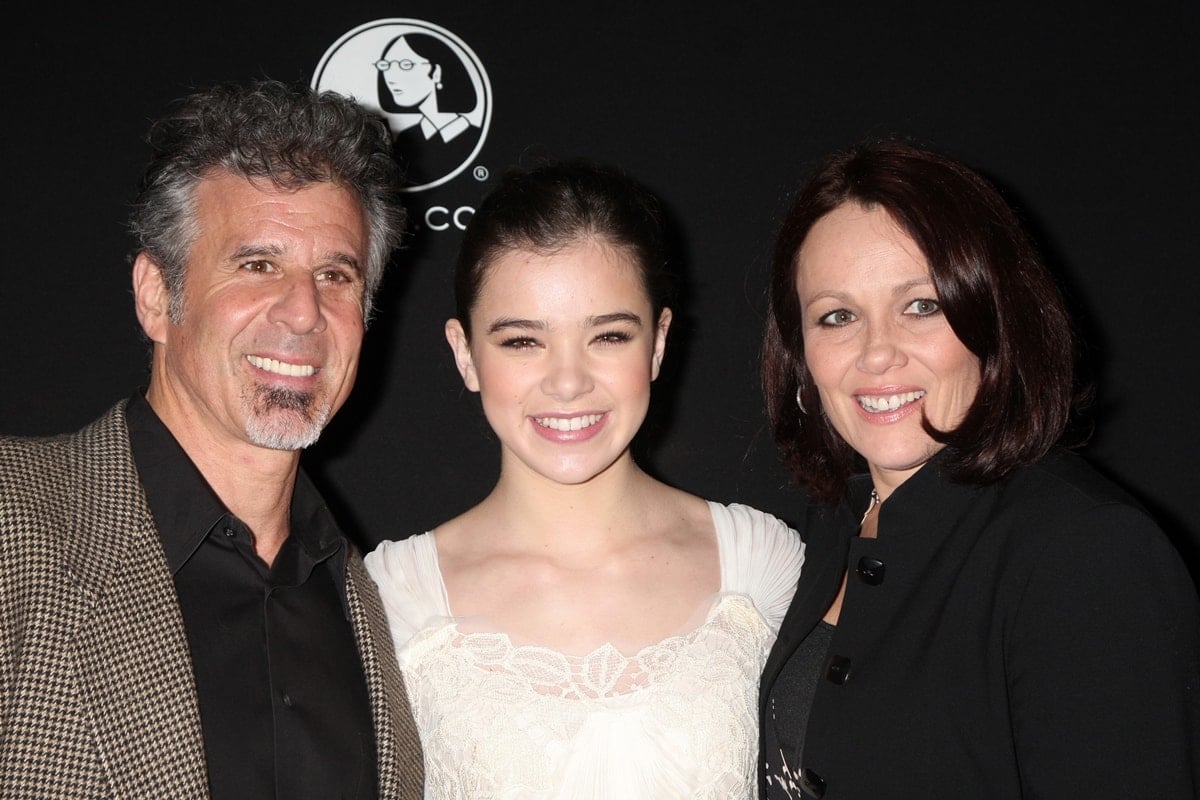 Hailee Steinfeld with her parents Cheri (née Domasin) and Peter Steinfeld