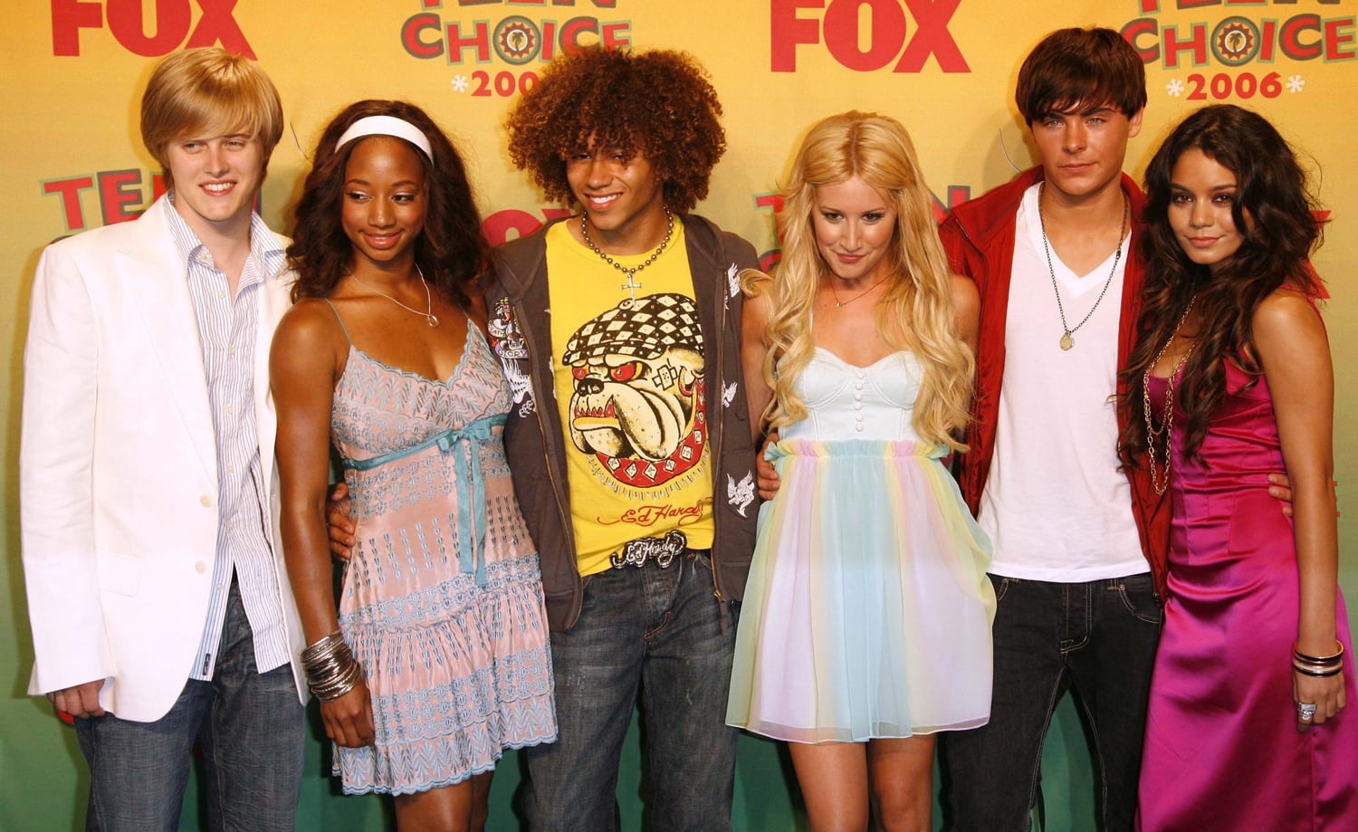 High School Musical cast members Lucas Grabeel, Monique Coleman, Corbin Bleu, Ashley Tisdale, Zac Efron, and Vanessa Anne Hudgens attend the 2006 Teen Choice Awards