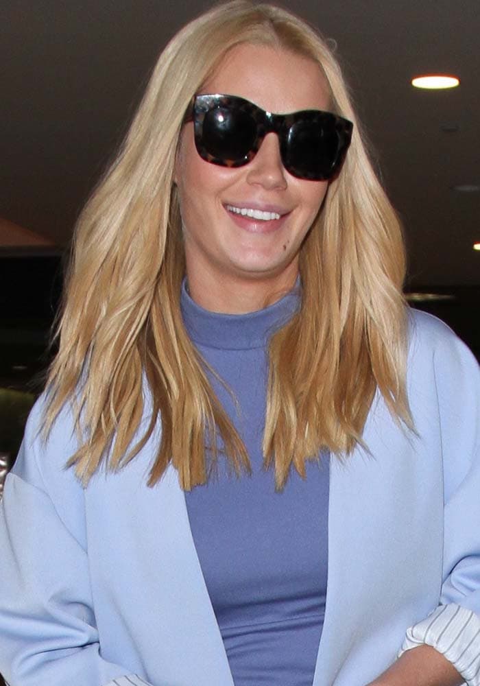 Iggy Azalea arrives at Los Angeles International Airport