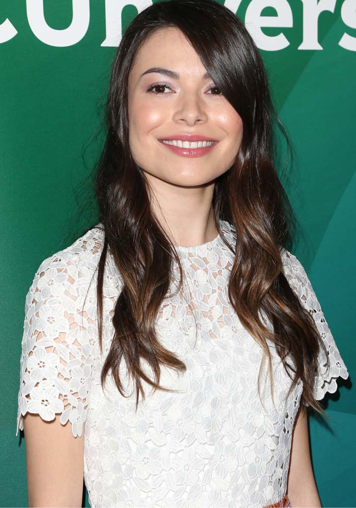 Miranda Cosgrove portrays astrophysicist Shea Moore in the American sitcom television series Crowded