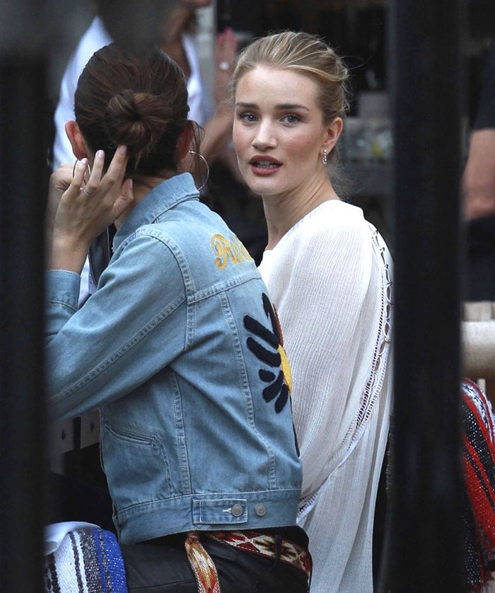 Rosie Huntington-Whiteley lunches with fellow models Lily Aldridge and Behati Prinsloo