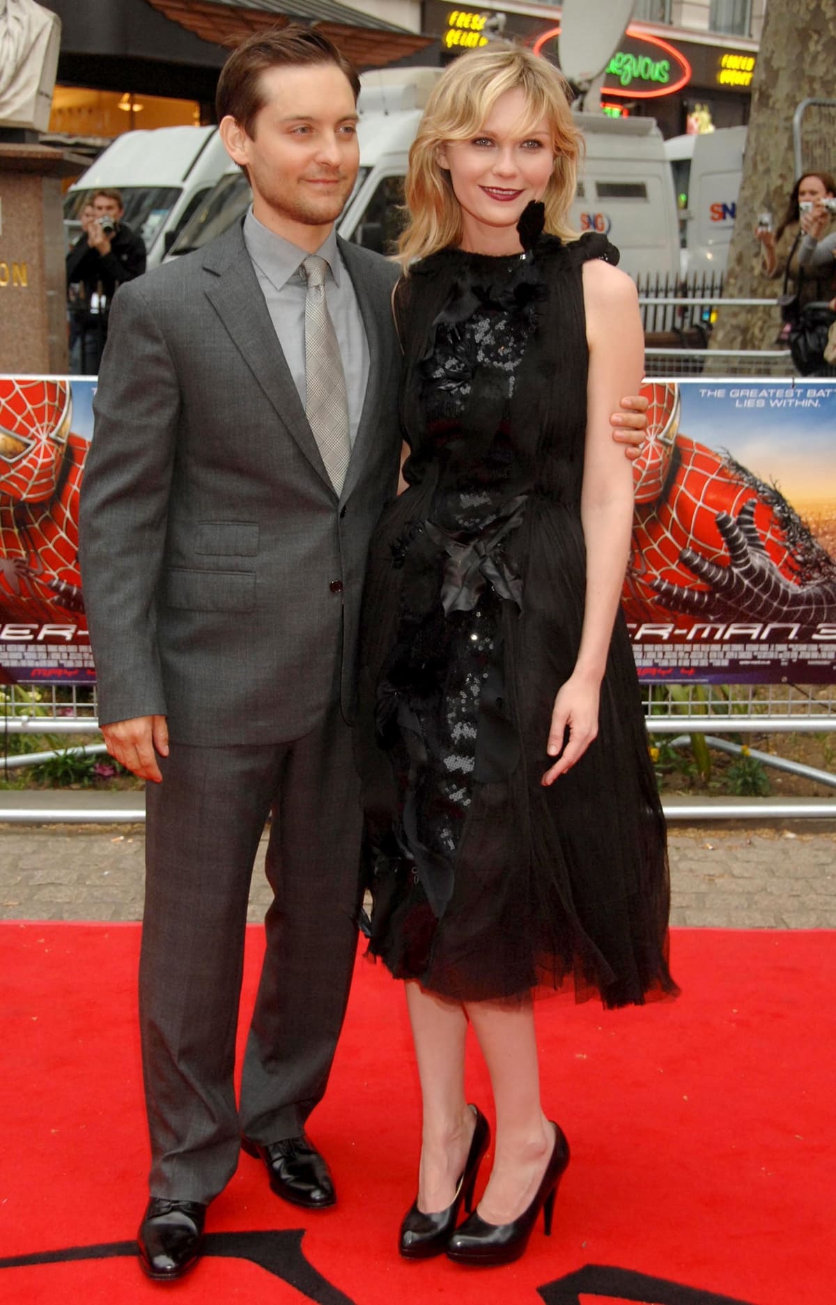 Tobey Maguire and Kirsten Dunst attend the UK premiere of the 2007 American superhero film Spider-Man 3