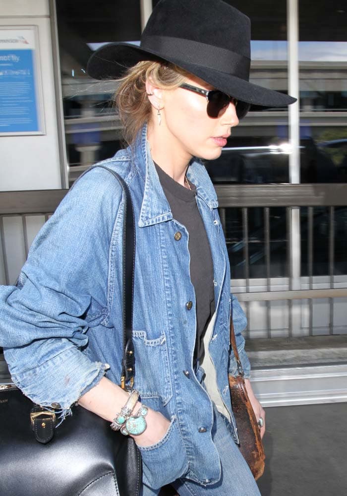 Amber Heard arrives at Los Angeles International Airport (LAX) on May 6, 2016
