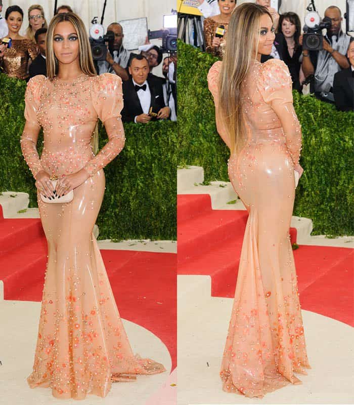 Beyonce dressed up in nude at the "Manus x Machina: Fashion In An Age of Technology" Costume Institute Gala