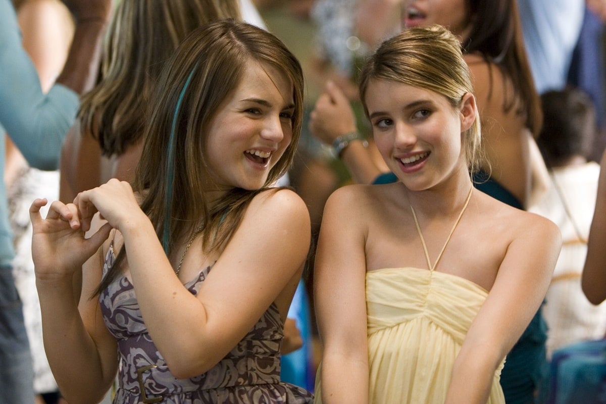 Emma Roberts as Claire Brown and JoJo as Hailey Rogers in the 2006 American teen fantasy romantic comedy film Aquamarine