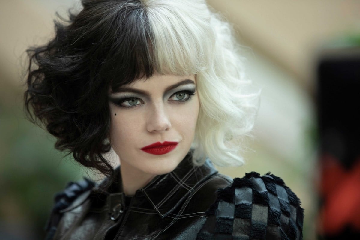 Emma Stone plays an ambitious grifter and aspiring fashion designer in the 2021 American crime comedy film Cruella