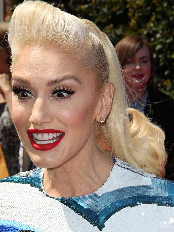 Gwen Stefani styles her hair into a retro 'do at the 2016 Radio Disney Music Awards