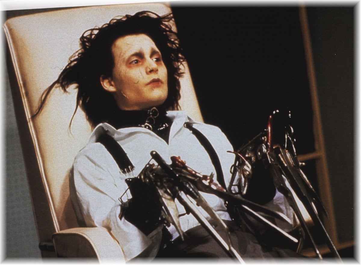 Johnny Depp plays an artificial humanoid in the 1990 American fantasy romance film Edward Scissorhands