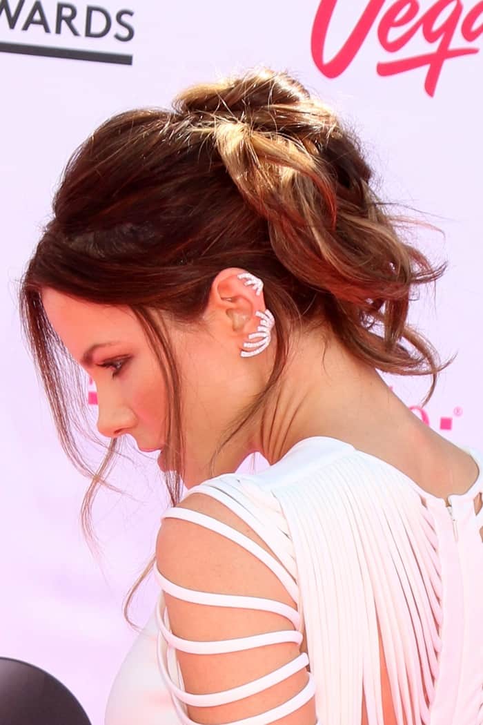 The Butani diamond earrings added a subtle, edgy vibe to Kate Beckinsale's all white outfit