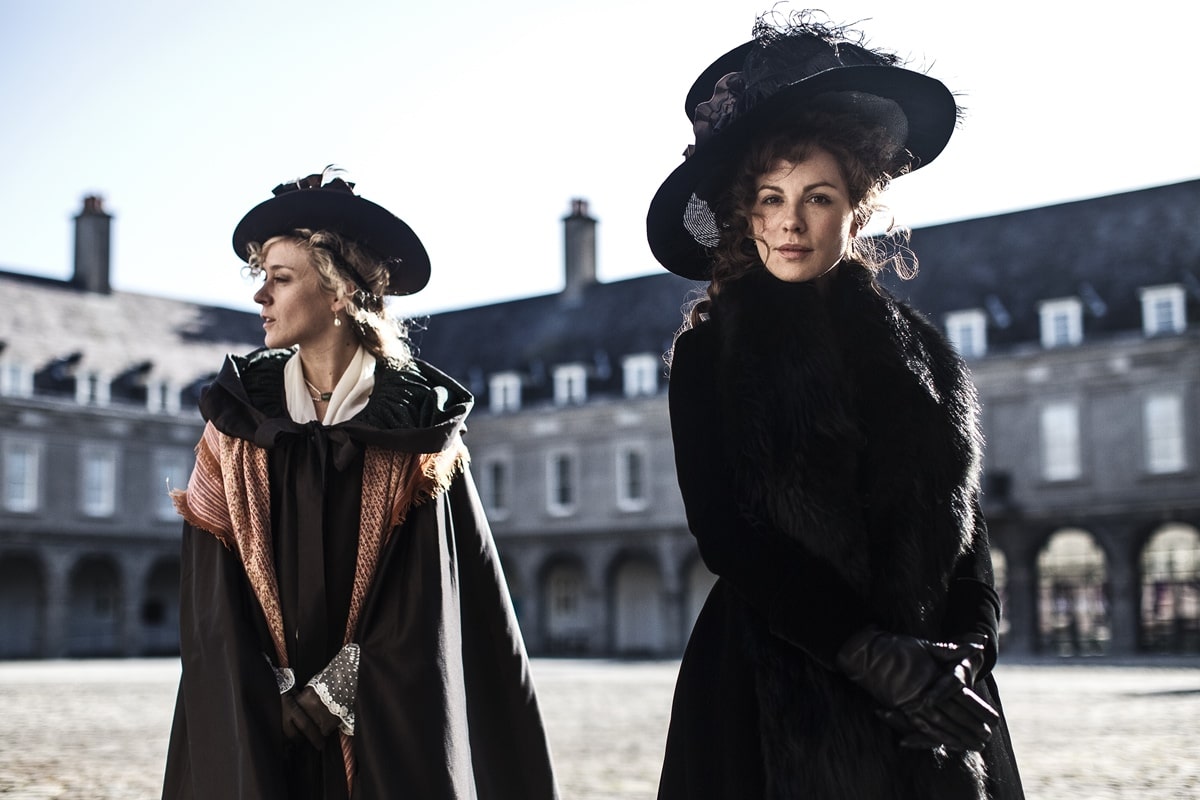 Kate Beckinsale as Lady Susan Vernon and Chloë Sevigny as Alicia Johnson in the 2016 period comedy film Love & Friendship