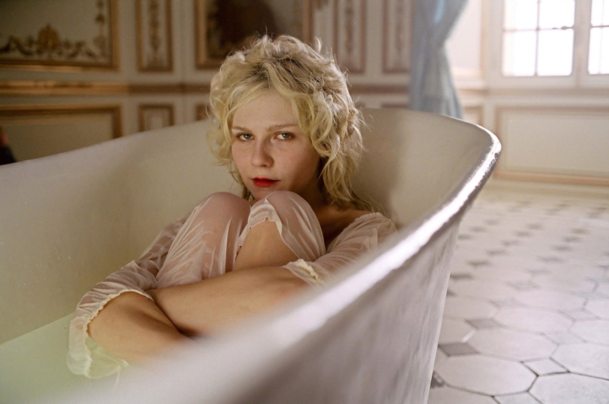 Kirsten Dunst "felt overwhelmed" while filming her first topless scene at age 22 for Sofia Coppola's Marie Antoinette