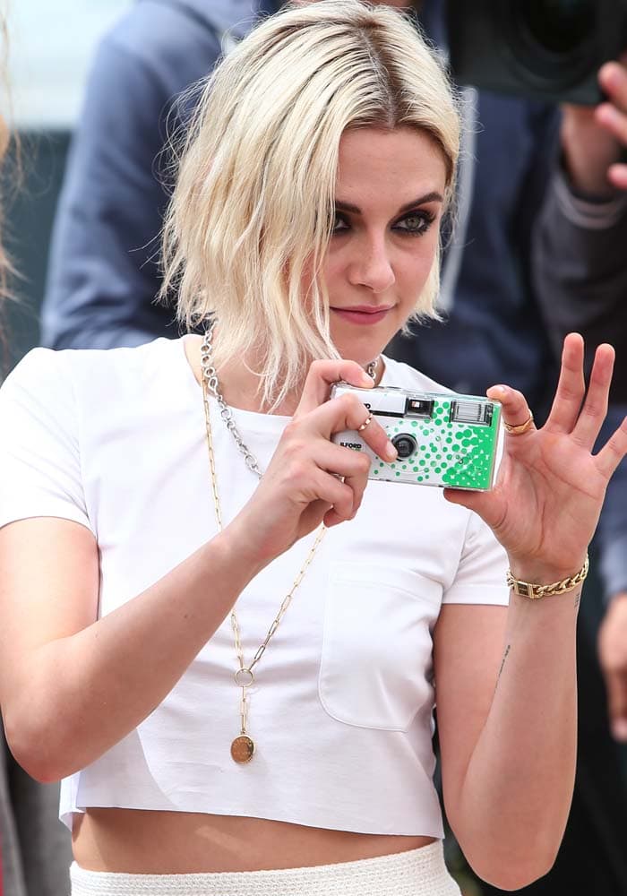 Kristen Stewart explained how she was cast as Veronica "Vonnie" Sybil in Woody Allen's 2016 American romantic comedy-drama film Café Society