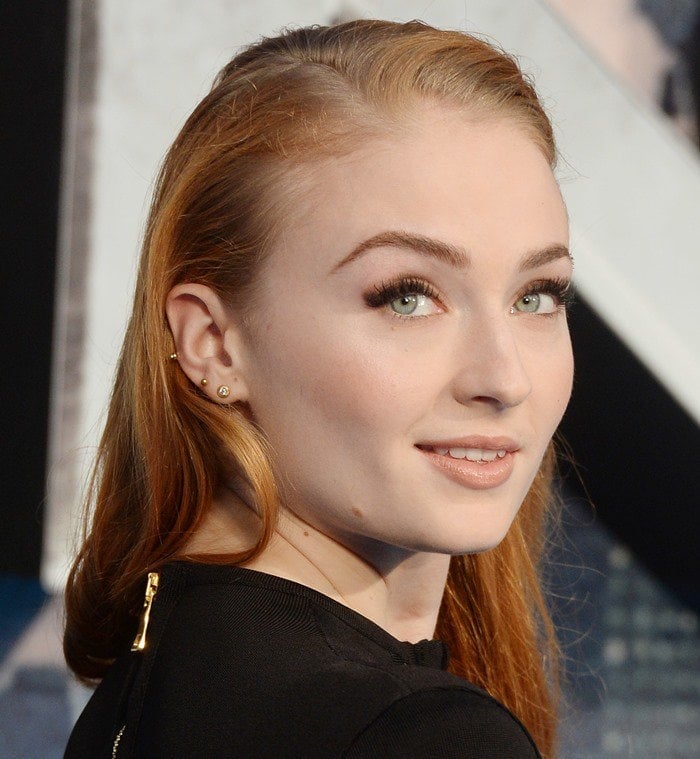 Sophie Turner smiling to the camera