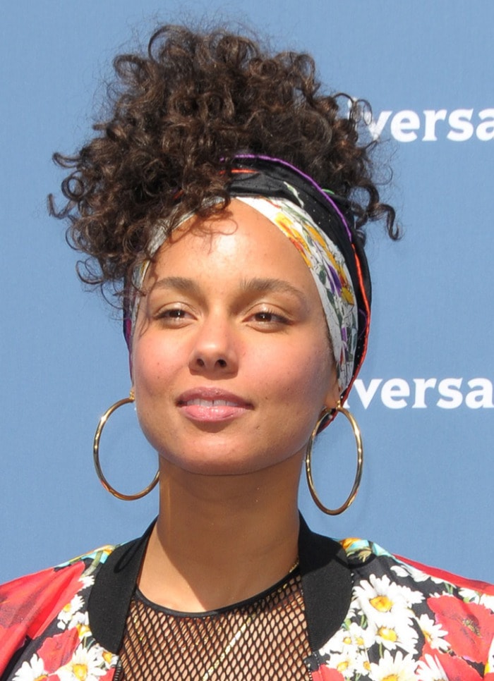 Alicia Keys shows off her natural hair at the 2016 NBCUniversal Upfront Presentation