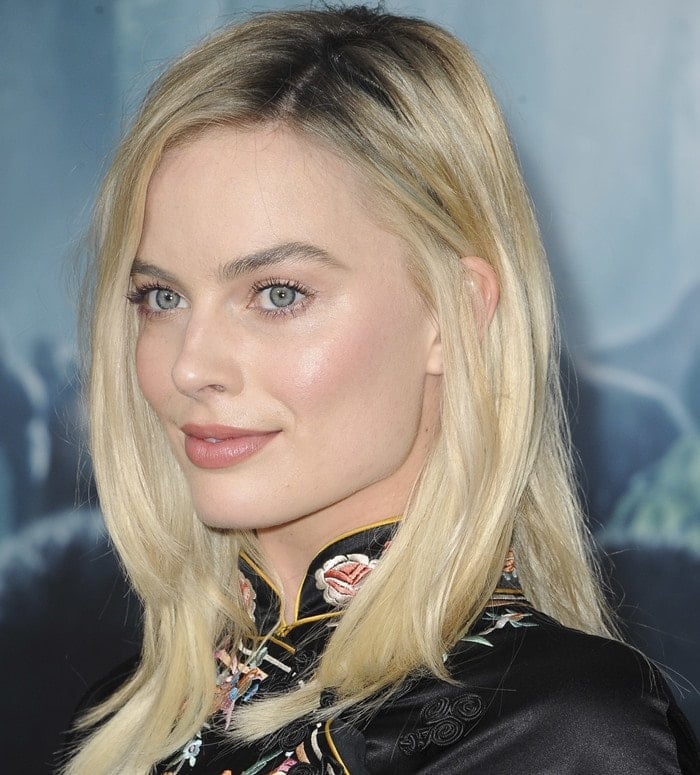 Margot Robbie wears her blonde hair down at the premiere of "The Legend of Tarzan"