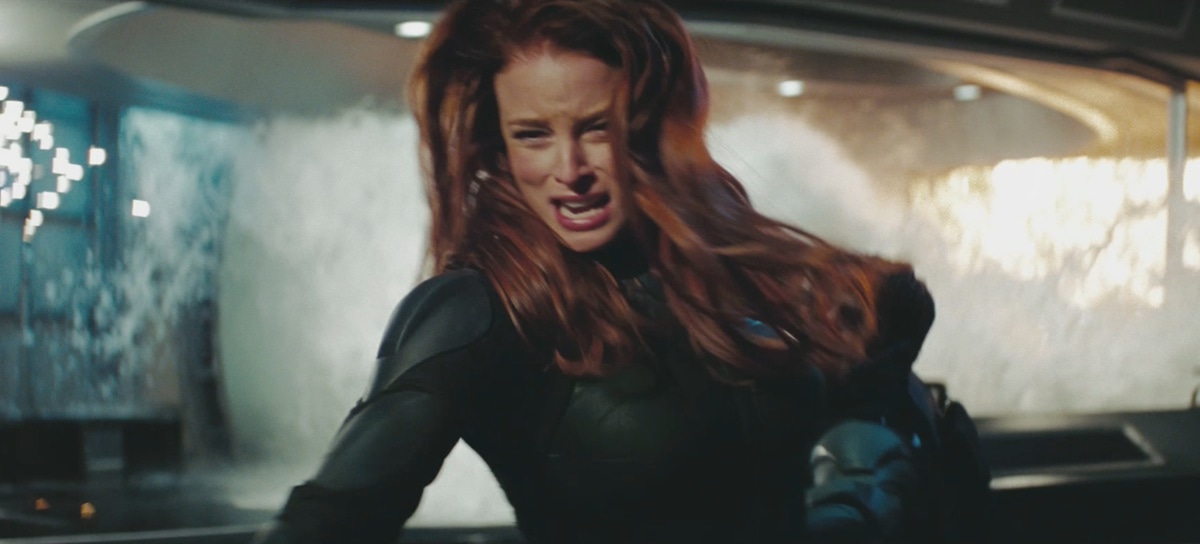 Blonde actress Rachel Nichols plays redhead Scarlett and dyed her hair red for the 2009 American science fiction action film Star Trek
