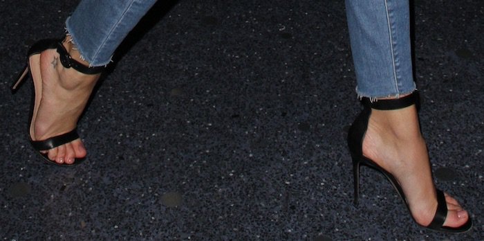 Rosie Huntington-Whiteley showing off her feet in Gianvito Rossi "Portofino" heels