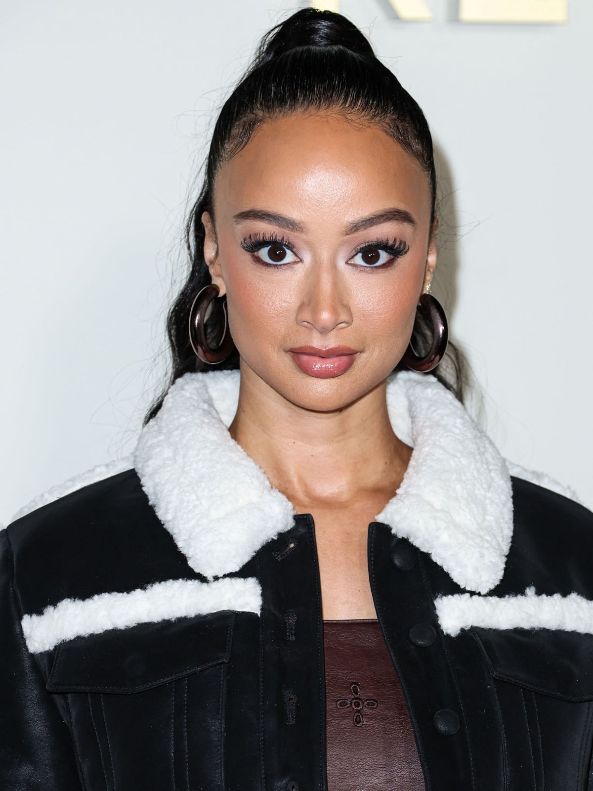 Draya Michele stands at 5ft 5 inches (165.1 cm) and is a model and reality TV star with a net worth of $600,000