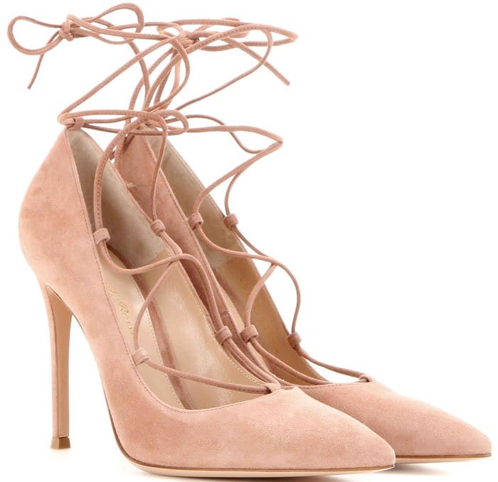 Gianvito Rossi Femi Pumps Nude Suede