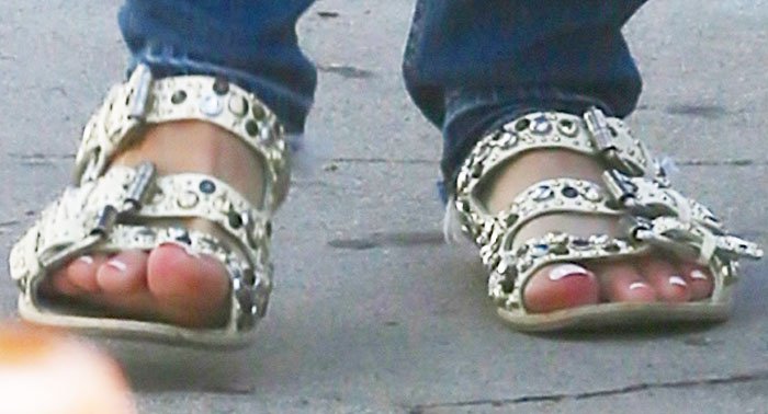 Hilary Duff's feet in triple-buckled and embellished Collection PRIVÉE? sandals